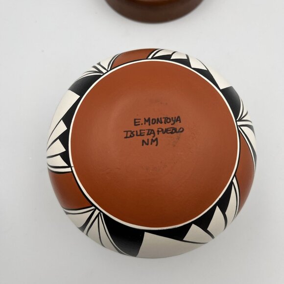 Vintage Mexican Isleta Pueblo Polychrome Pottery Seed Pot Artist E. Montoya - Picture 3 of 11